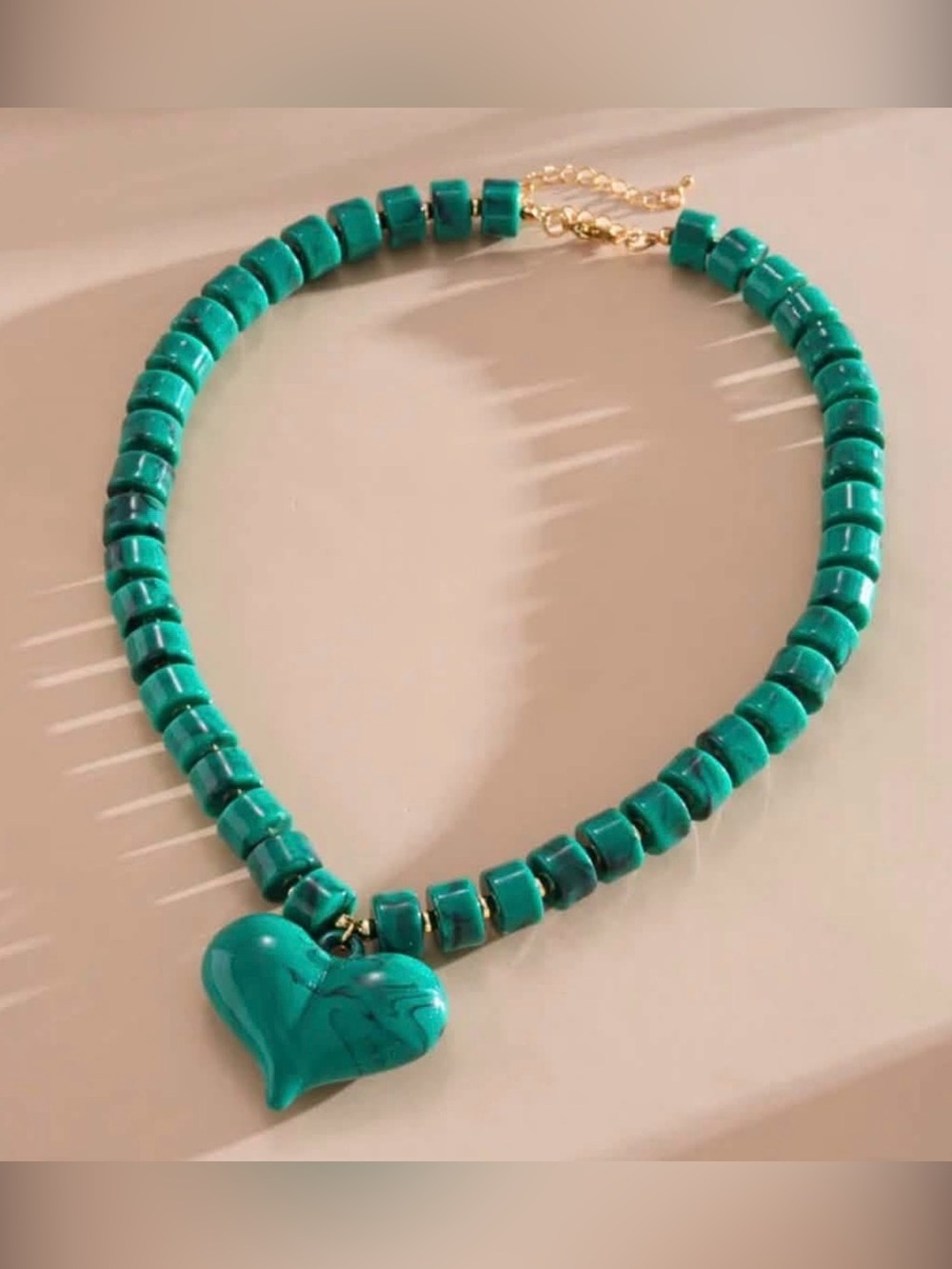 Green Heart Bead Choker Necklace Summer Gift - Picture 4 of 8